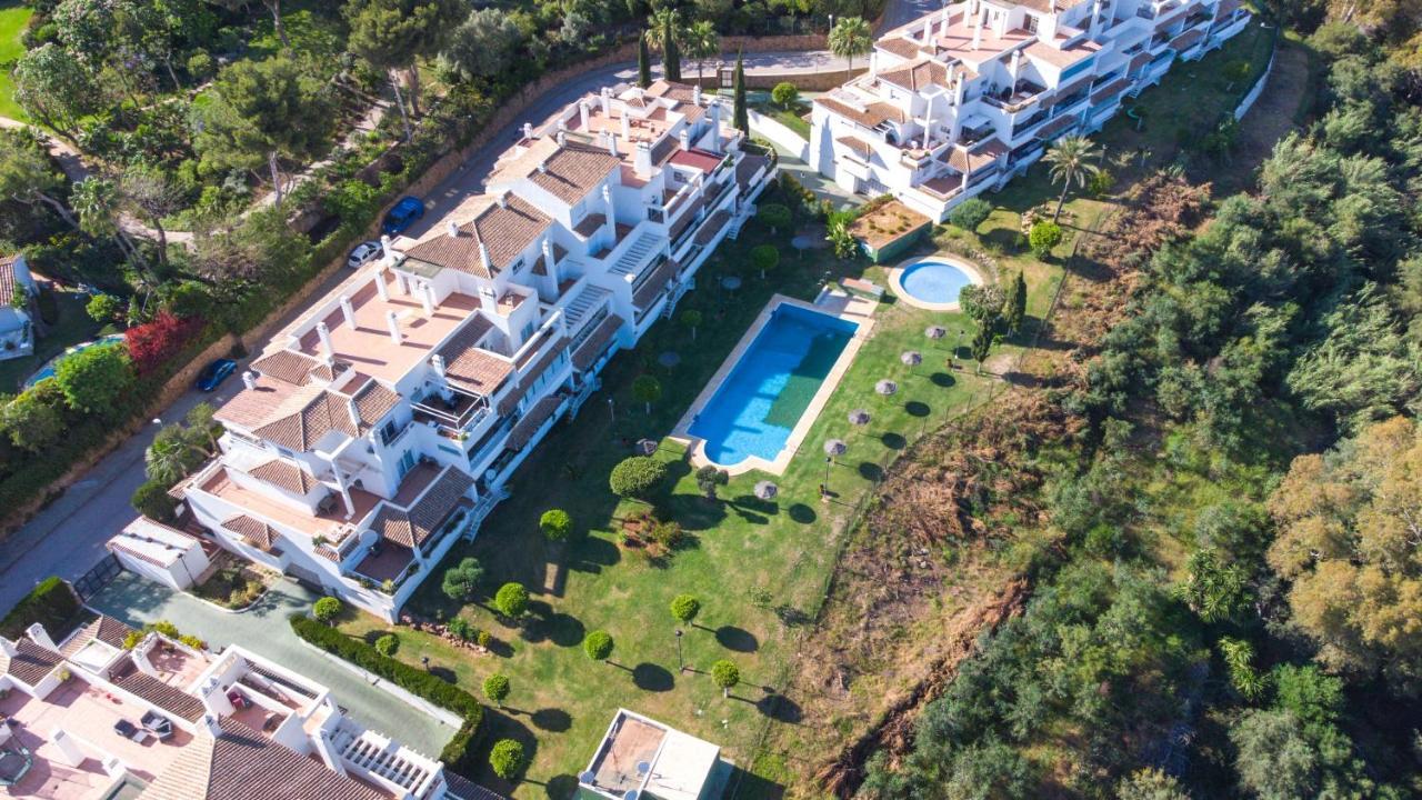 Moderno Apartamento Con Preciosas Vistas Al Mar En Urbanizacion Con Piscina - Rio Real 11 2G Marbella Bagian luar foto