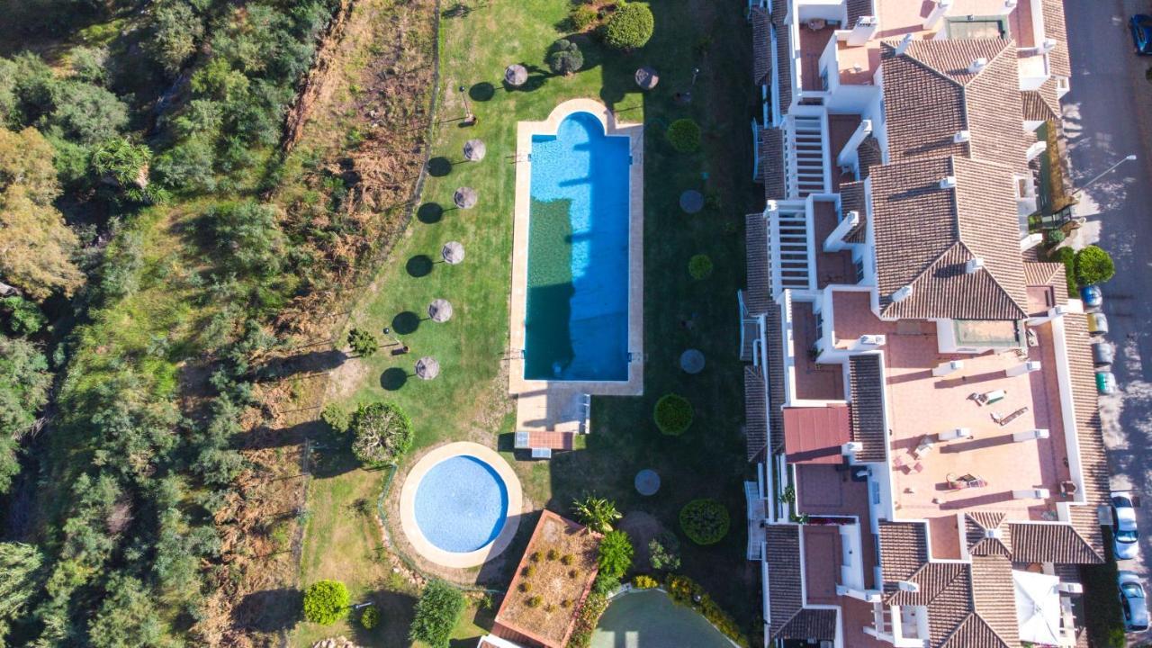 Moderno Apartamento Con Preciosas Vistas Al Mar En Urbanizacion Con Piscina - Rio Real 11 2G Marbella Bagian luar foto