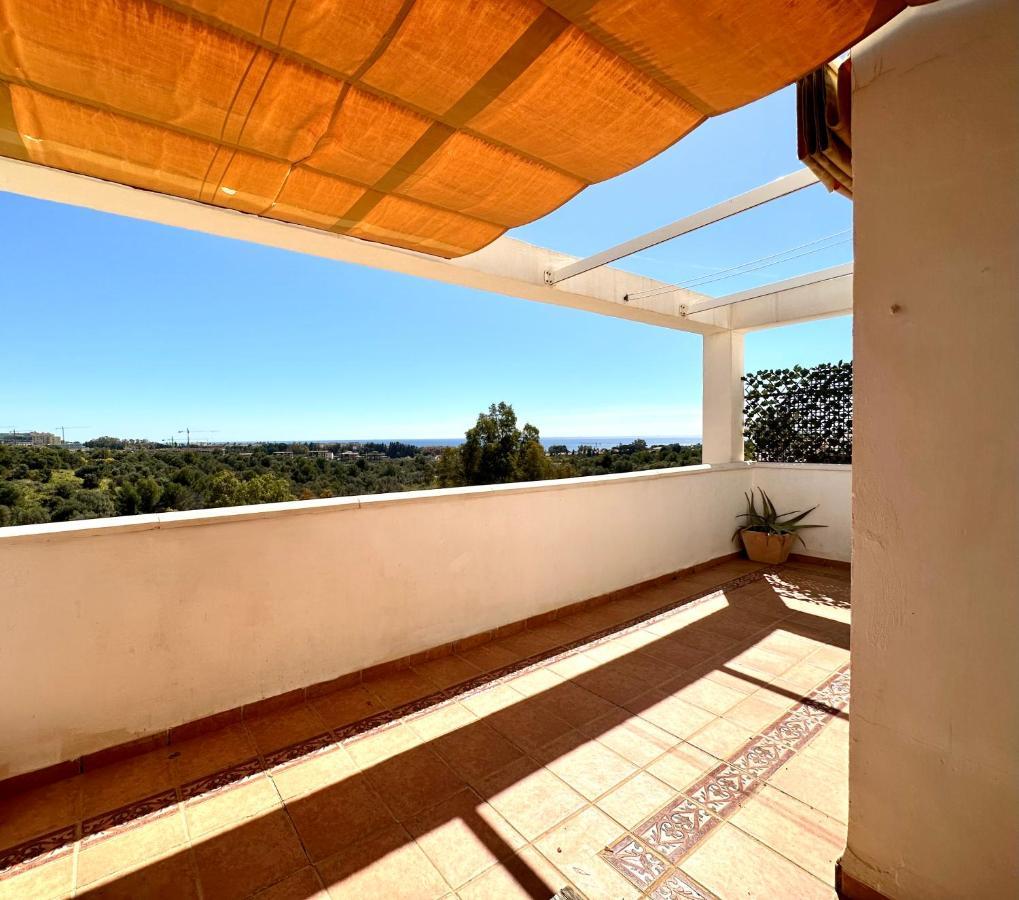 Moderno Apartamento Con Preciosas Vistas Al Mar En Urbanizacion Con Piscina - Rio Real 11 2G Marbella Bagian luar foto