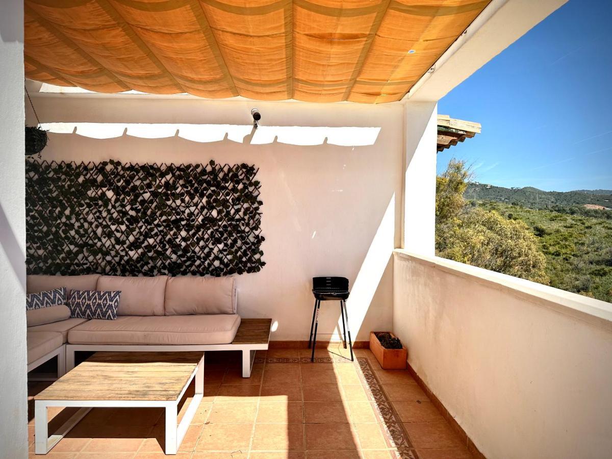 Moderno Apartamento Con Preciosas Vistas Al Mar En Urbanizacion Con Piscina - Rio Real 11 2G Marbella Bagian luar foto