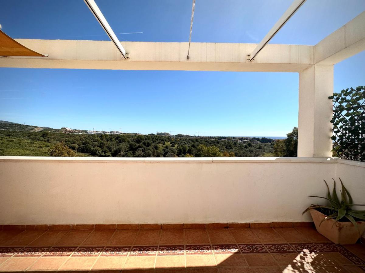 Moderno Apartamento Con Preciosas Vistas Al Mar En Urbanizacion Con Piscina - Rio Real 11 2G Marbella Bagian luar foto