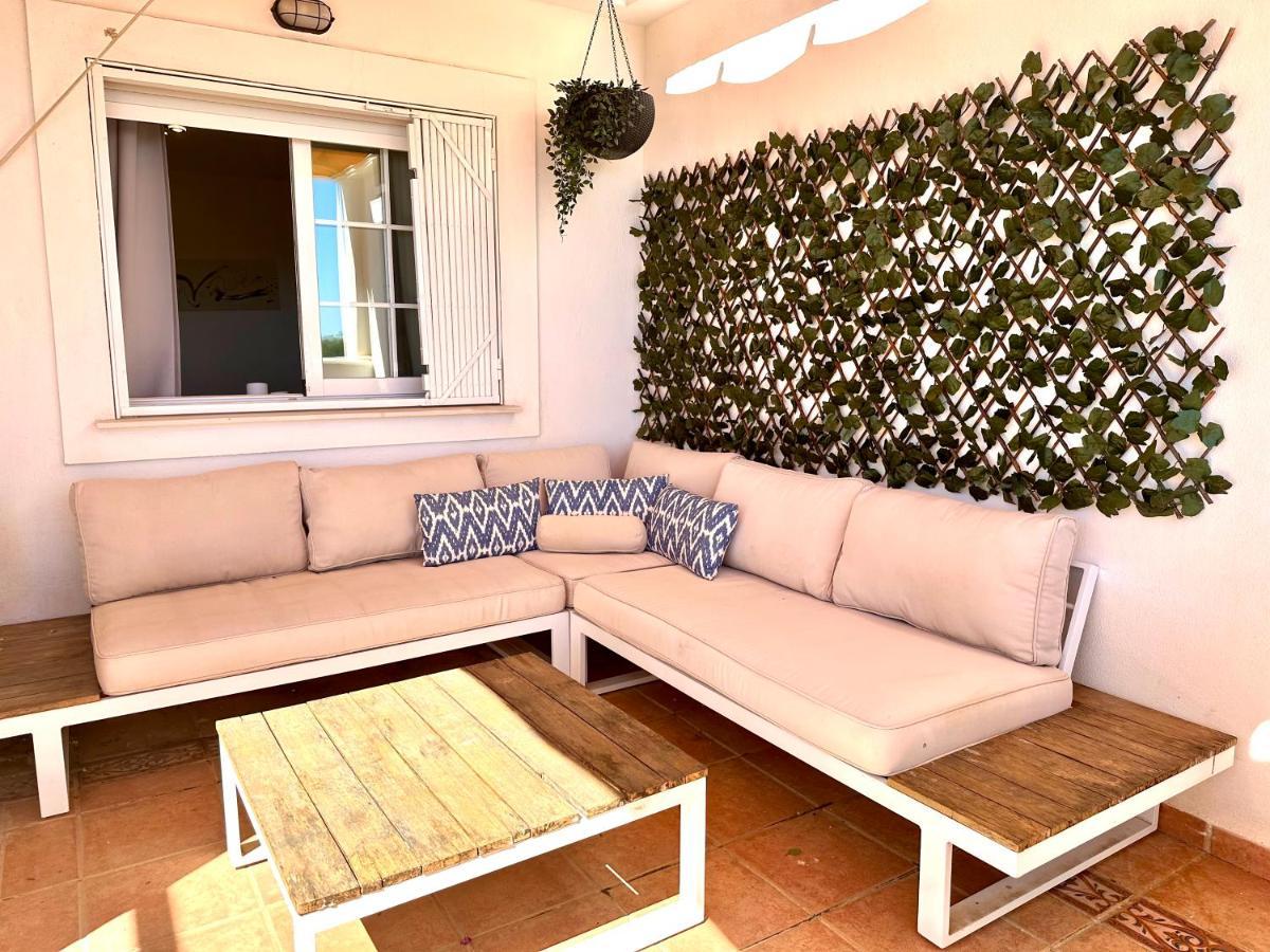 Moderno Apartamento Con Preciosas Vistas Al Mar En Urbanizacion Con Piscina - Rio Real 11 2G Marbella Bagian luar foto